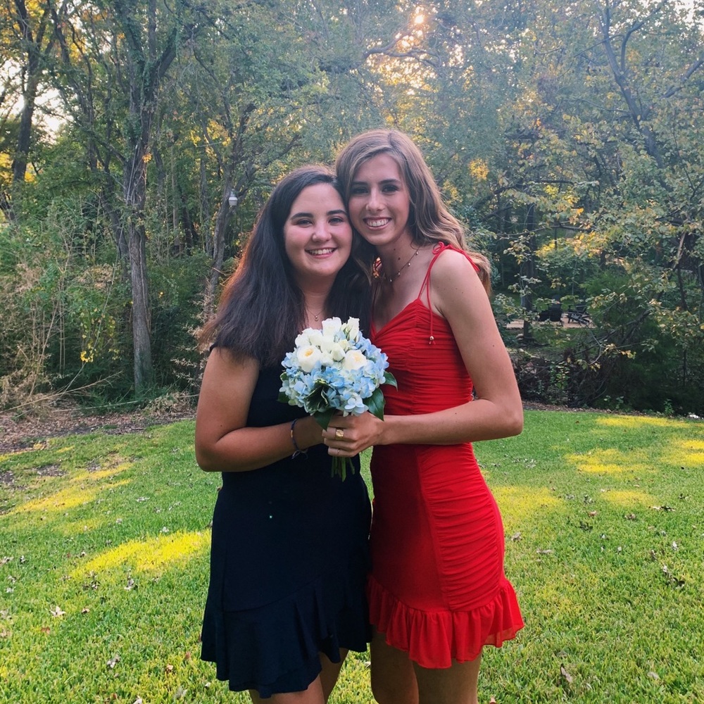 Cute selfie Leslie red dress